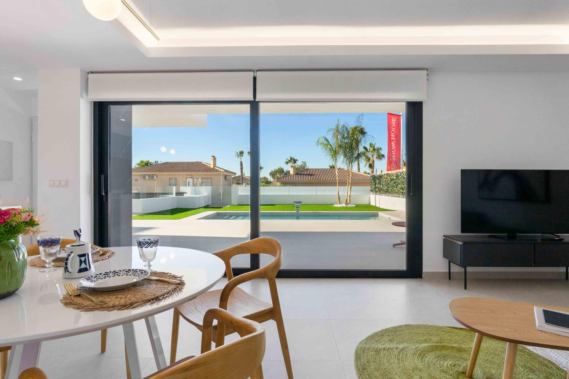 LUXURY VILLAS. NEW CONSTRUCTION. PILOT FLAT DONE.