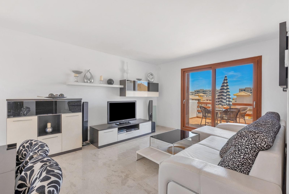 “LA RECOLETA” ATICO CON TRES TERRAZAS. GARAJE+TRASTERO. 2 DORM. 2 BAÑOS. 201 M2. PISCINAS.
