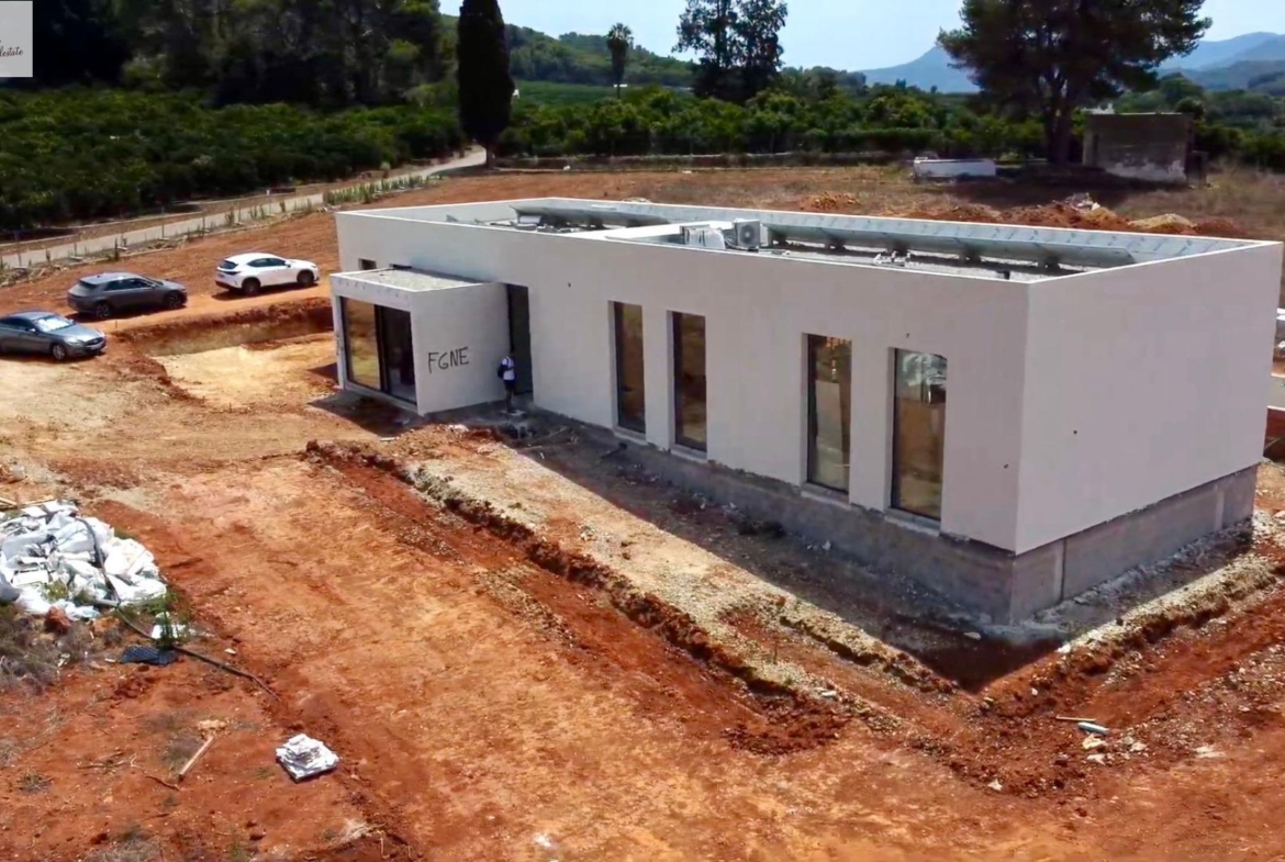 EXCLUSIVA VILLA DE OBRA NUEVA