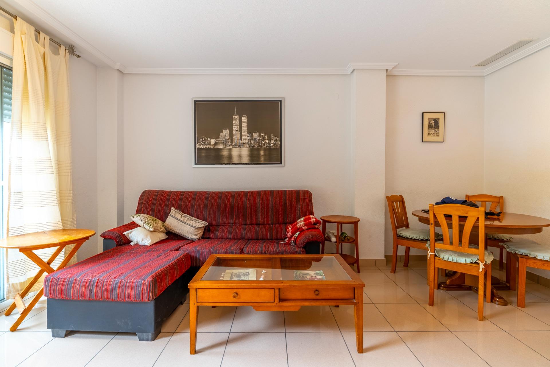 UITSTEKENDE GROND VLOER APPARTEMENT MET EIGEN PERCEEL IN 100 STAPPEN VAN DE ZEE