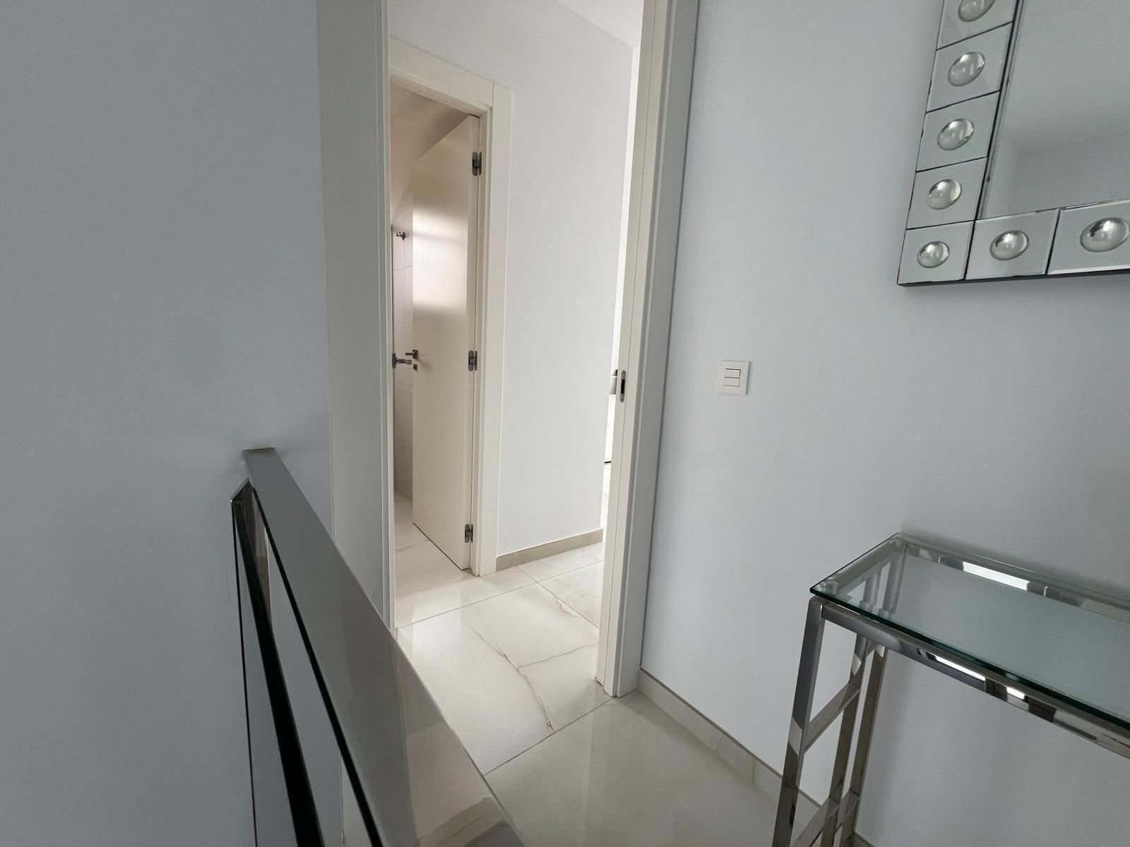 3-50-15 VILLA DE LUJO EN LOMAS DE CABO ROIG CON PISCINA PRIVADA Y PARCELA DE 200 M2. 3 DORM. 3 BAÑOS.