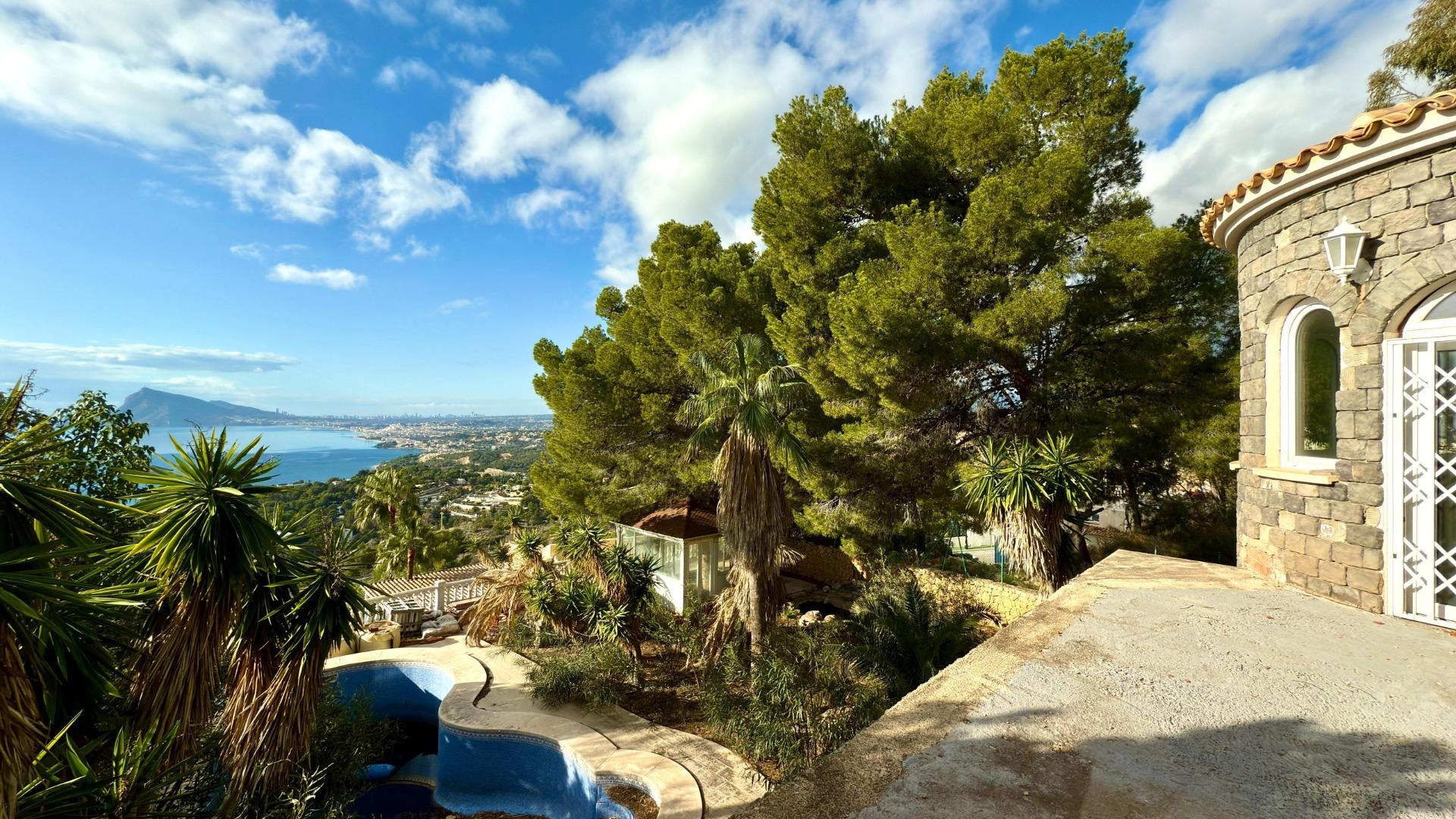 3-50-9 Mediterranean Luxury in Altea Hills: Exclusive Property with Spectacular Views and Unique Spaces