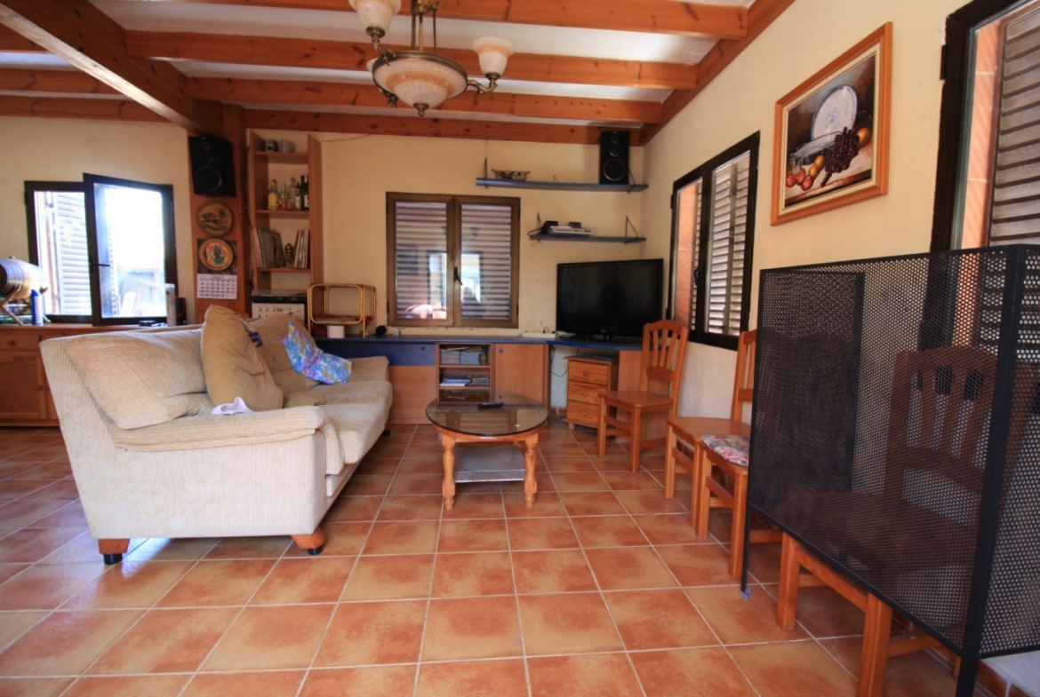 CAMPOAMOR, SPECTACULAR FINCA, 3500 M2  PLOT WITH 2 HOUSES, PRIVATE POOL, 2500 METERS FROM THE BEACH