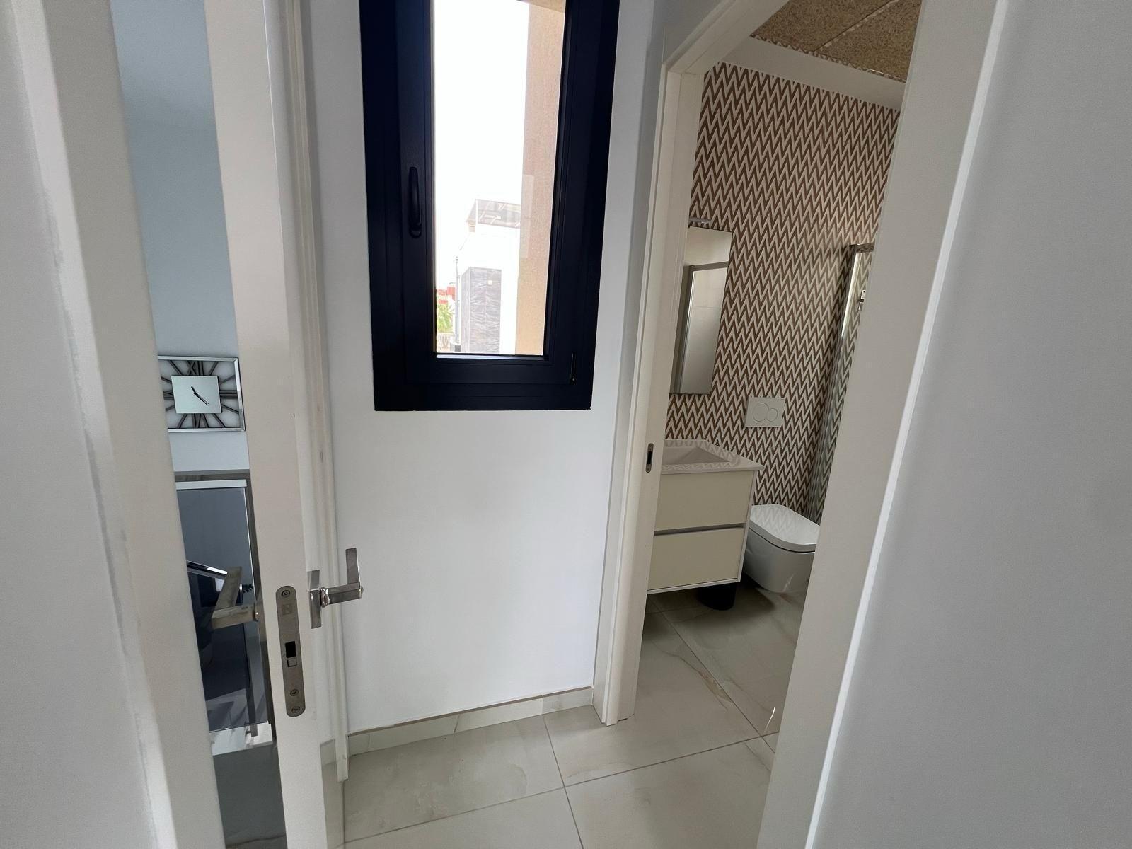 3-53-12 VILLA DE LUJO EN LOMAS DE CABO ROIG CON PISCINA PRIVADA Y PARCELA DE 200 M2. 3 DORM. 3 BAÑOS.