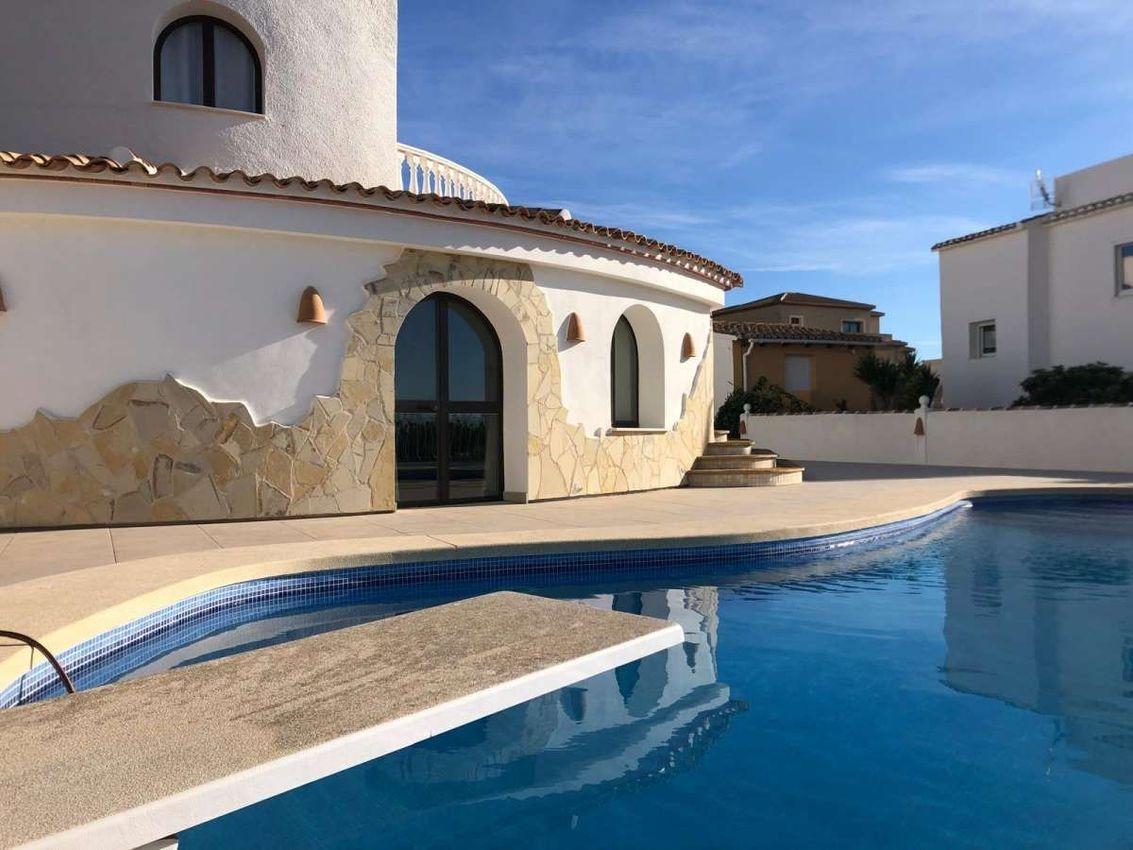 Villa with Sea Views in Cumbre del Sol 🏡🌊
