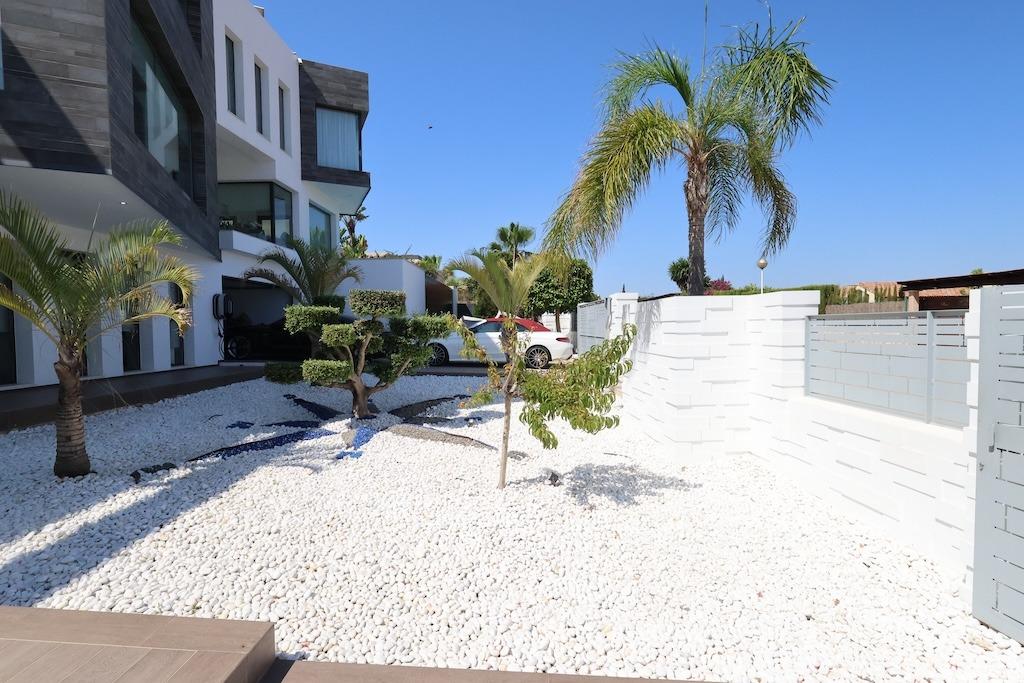 VILLA DE LUJO DE 5 DORM. 6 BAÑOS. EN MONTE OLIMPO JÁVEA.