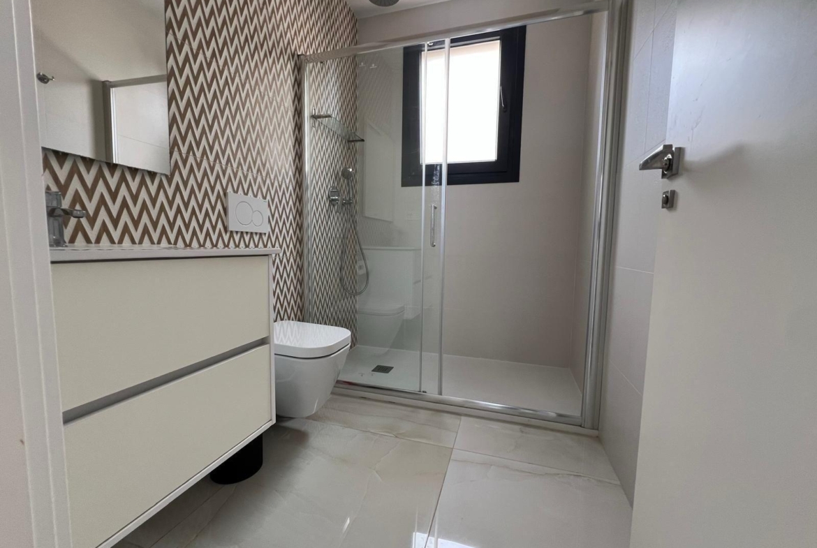 VILLA DE LUJO EN LOMAS DE CABO ROIG CON PISCINA PRIVADA Y PARCELA DE 200 M2. 3 DORM. 3 BAÑOS.