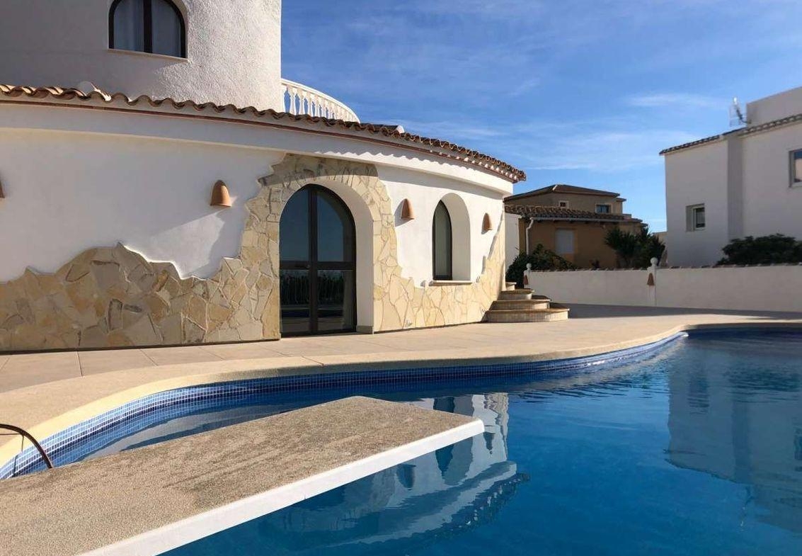Villa with Sea Views in Cumbre del Sol 🏡🌊