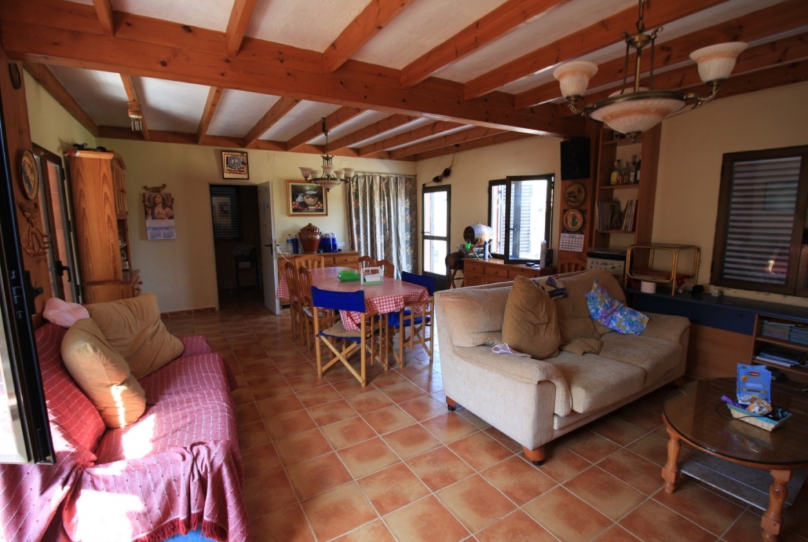 CAMPOAMOR, SPECTACULAR FINCA, 3500 M2  PLOT WITH 2 HOUSES, PRIVATE POOL, 2500 METERS FROM THE BEACH