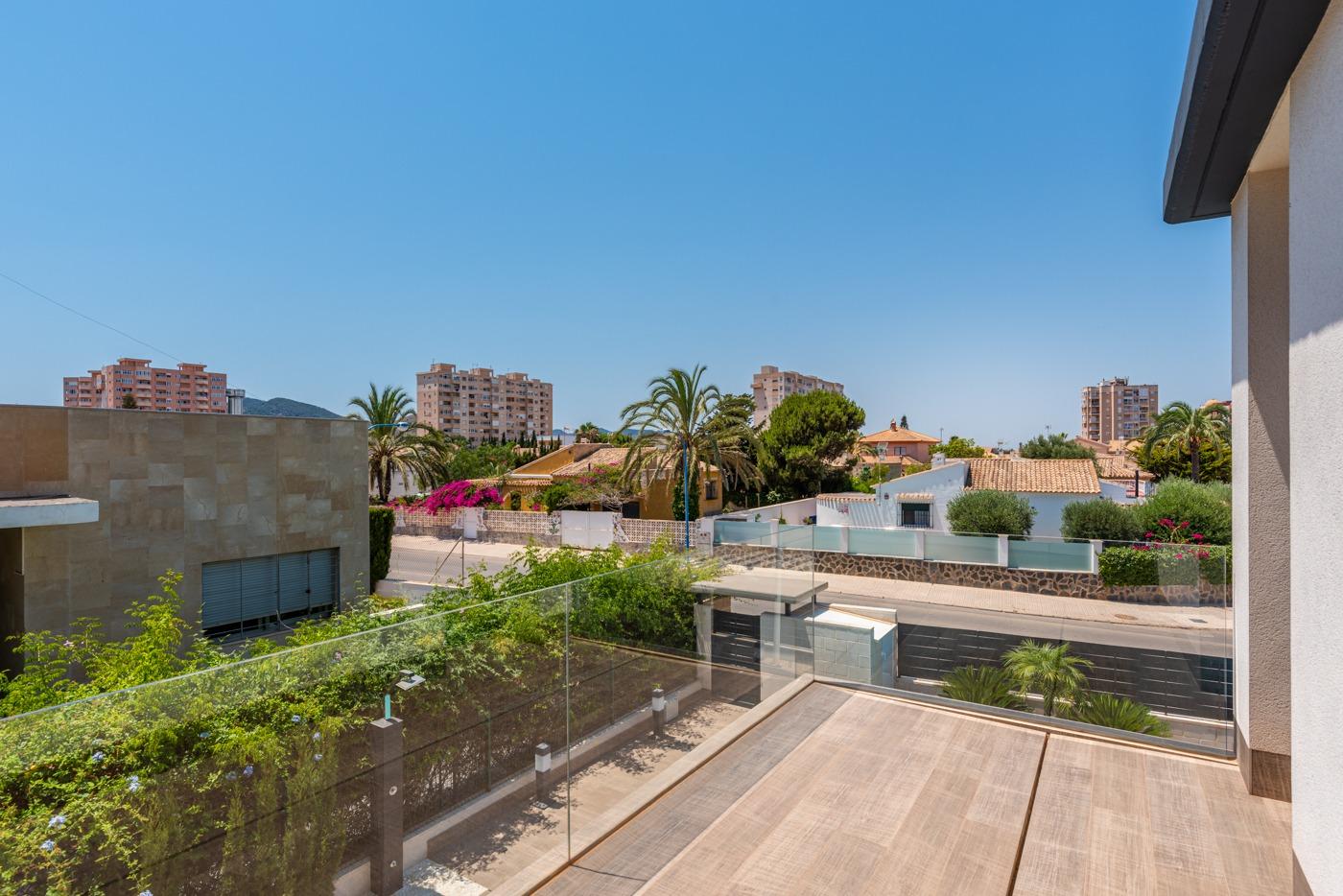 OBRA NUEVA EN LA MANGA. VILLA DE LUJO. 3 DORM. 3 BAÑOS. 440 PARCELA. PISCINA PROPIA.PLAYA A 350M