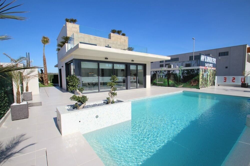 NEW CONSTRUCTION VILLAS 250 m FROM THE BEACH IN CAMPOAMOR