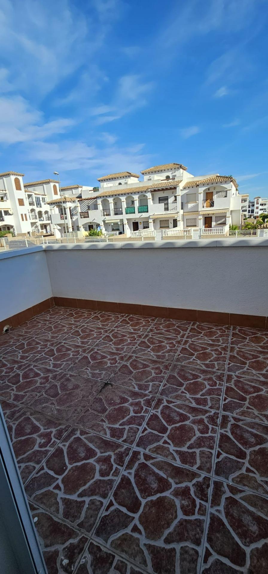 3-6-112 ORIHUELA COSTA EXCLUSIVA: ZENIAMAR 3, 4 HABS AMPLIO JARDIN PISCINA COM 320.000 EUROS!