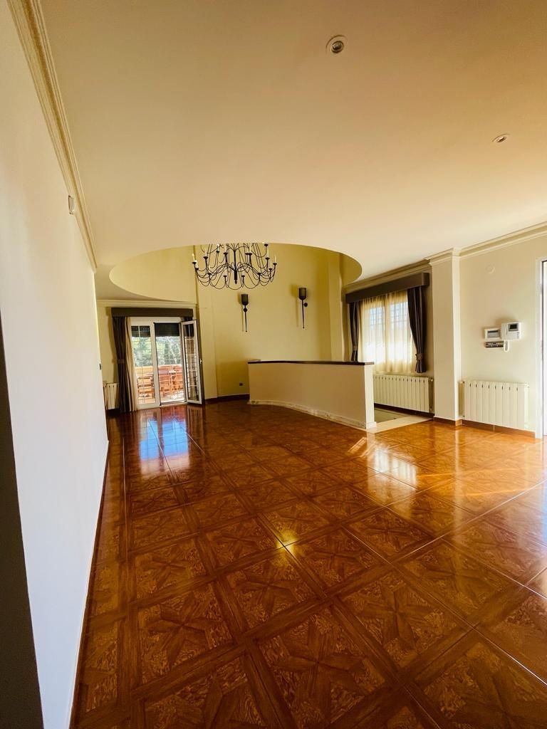 VILLA DE LUJO EN LOS BALCONES CON 950 M2 DE PARCELA. 5 DORM. 3 BAÑOS. PISCINA.