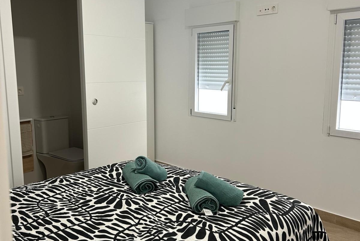 🏡✨ Townhouse in Benidorm Old Town: Charm and Comfort by the Sea 🌊🌴