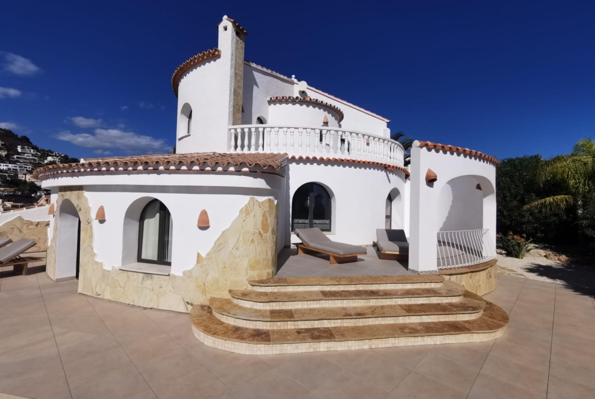 Villa with Sea Views in Cumbre del Sol 🏡🌊