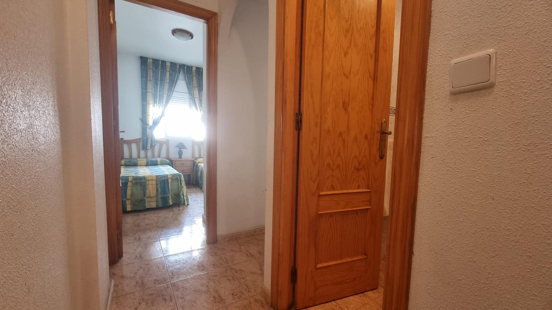 3-6-151 Apartamento semi-nuevo en la zona mas demandada de Torrevieja !