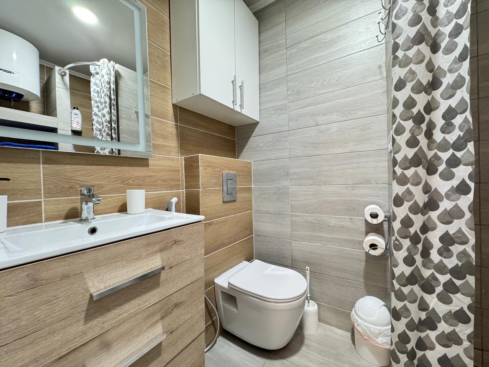 2 BAÑOS. 65 M2. SECADO POR DOS ESTUDIOS PARA ALQUILAR