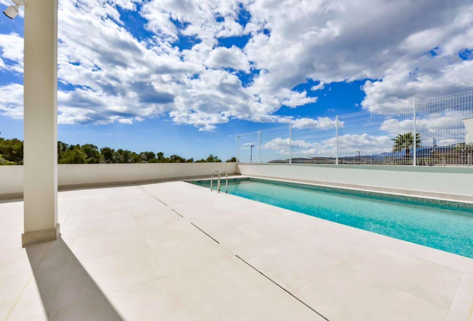 Nieuw gebouwde villa in Golf Bahía Luxe, ruimte en energie-efficiëntie