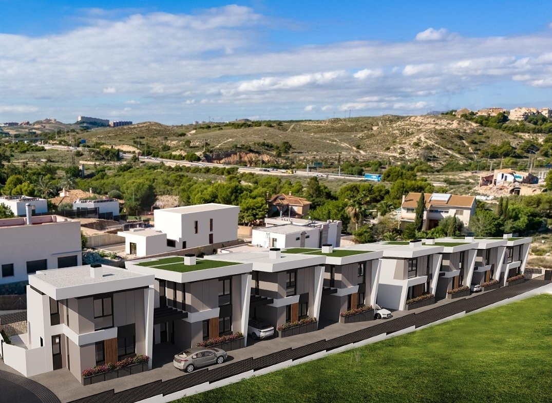 Villa de Lujo Independiente con piscina y jardín en San Juan