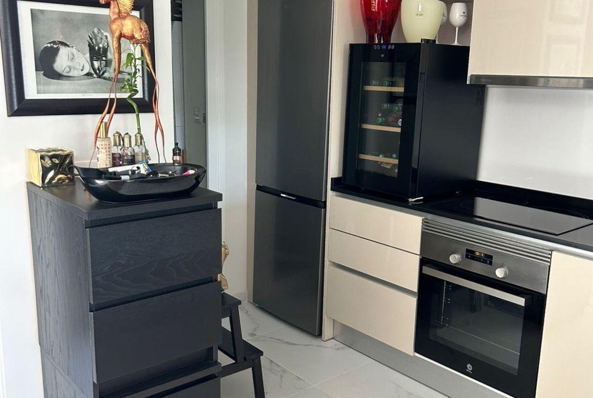 ÁTICO EN PLAYA FLAMENCA CON SOLARIUM PRIVADO. 2 DORM. 2 BAÑOS. 80 M2 DE SUPERFICIE. PISCINAS COMUN.