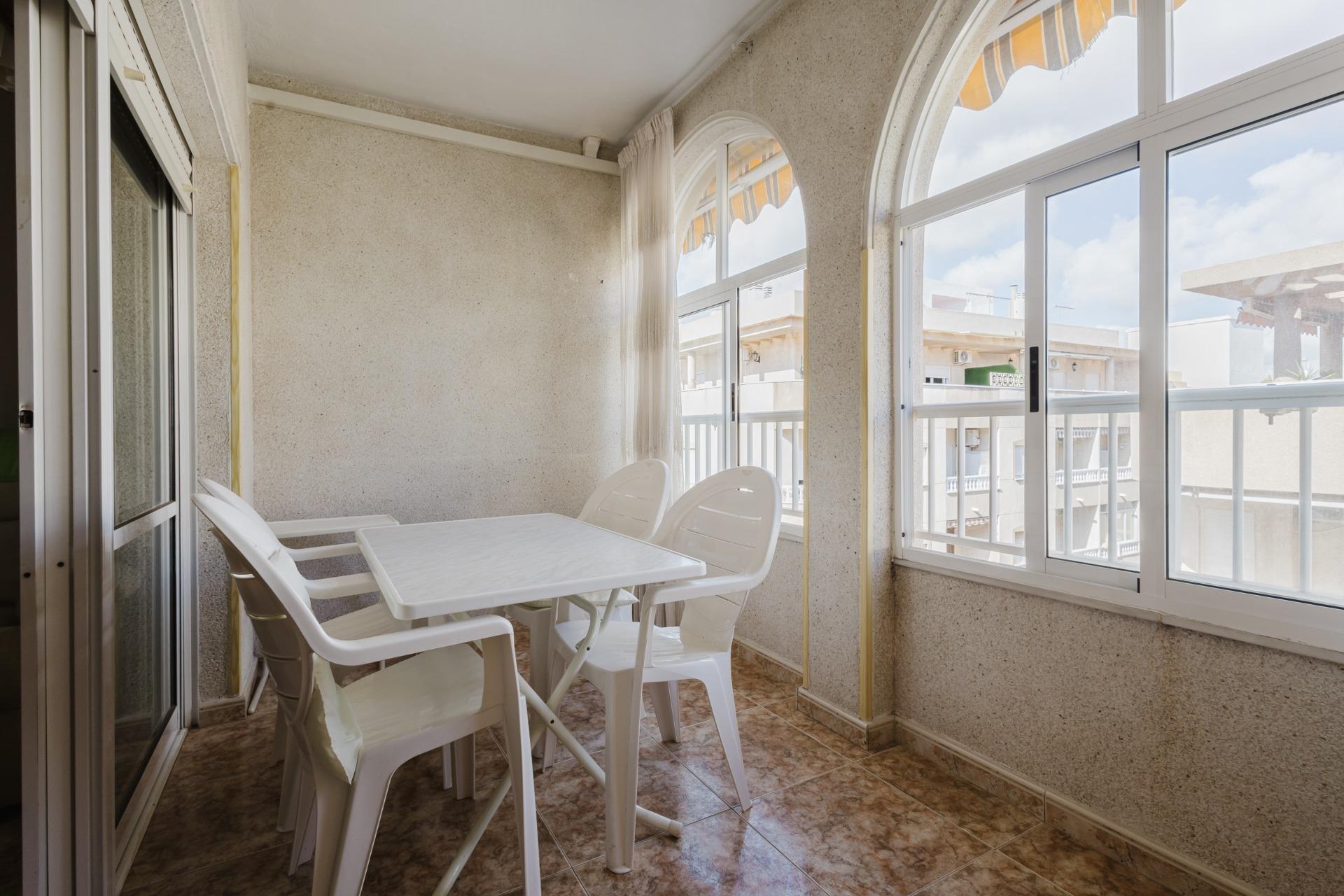 AMPLIO ÁTICO JUNTO A LA PLAYA DE 2 HABITACIONES + GARAJE