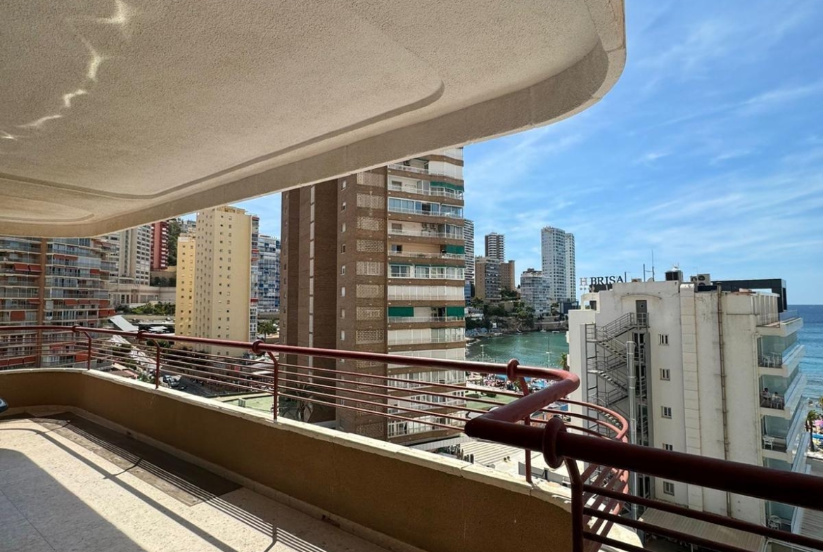 Apartamento con IMPRESIONANTES vistas al mar, Edif. Coblanca 8, playa Levante, Benidorm