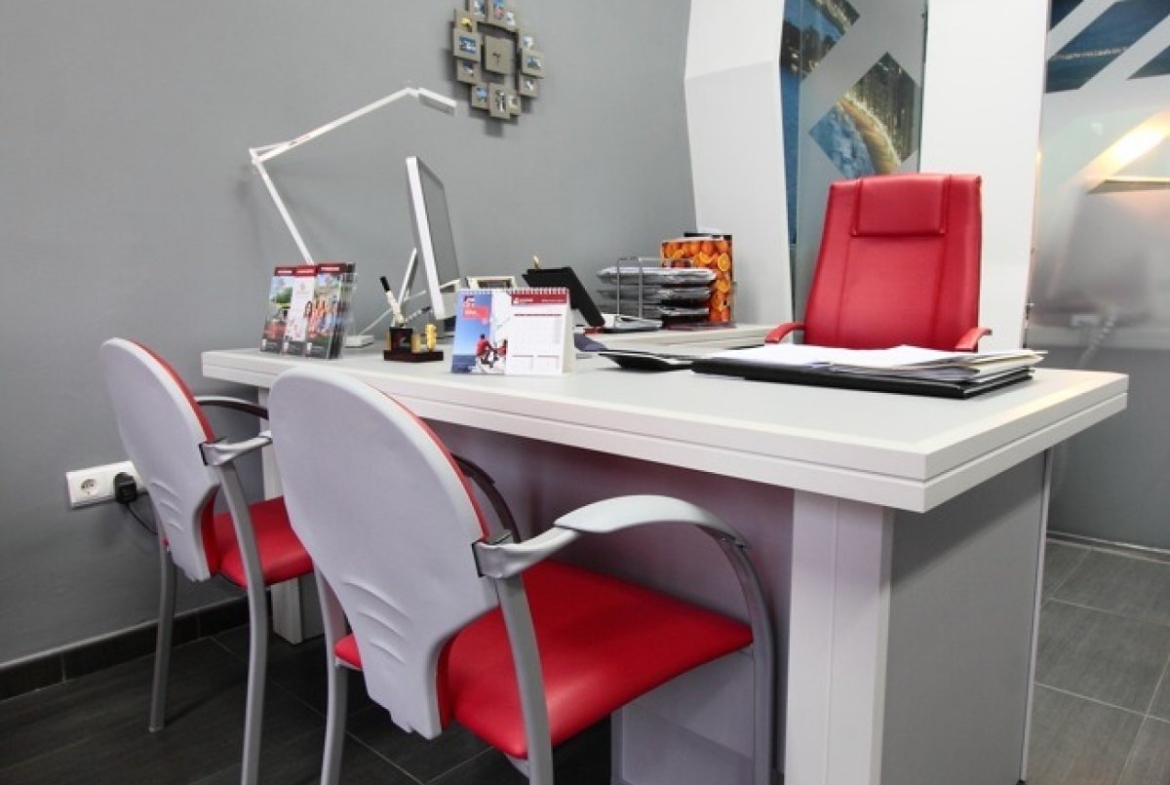 Great office near the hotel Bali in Benidorm