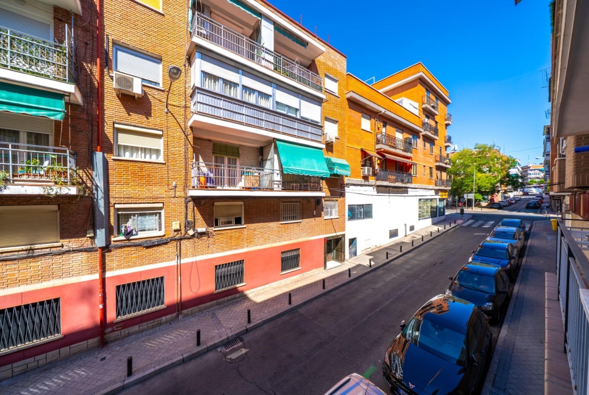 BRIGHT EXTERIOR APARTMENT IN CIUDAD LINEAL