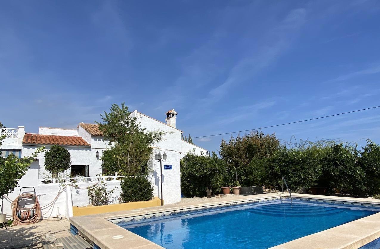 LOVELY  VILLA IN ALFAS DEL PI
