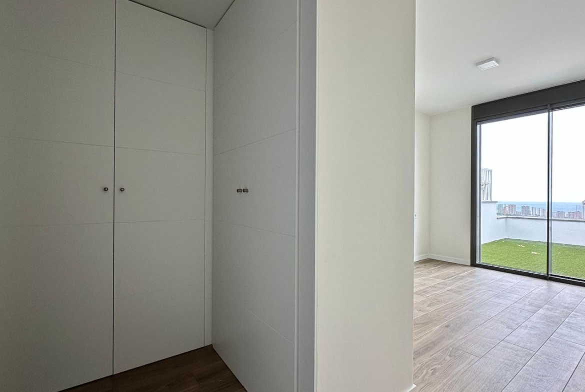 NIEUWE APPARTEMENT MET ZEEZICHTEN