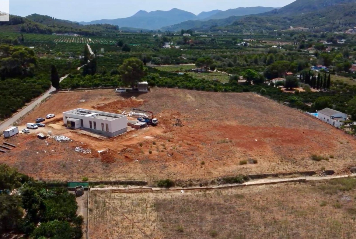 EXCLUSIVA VILLA DE OBRA NUEVA