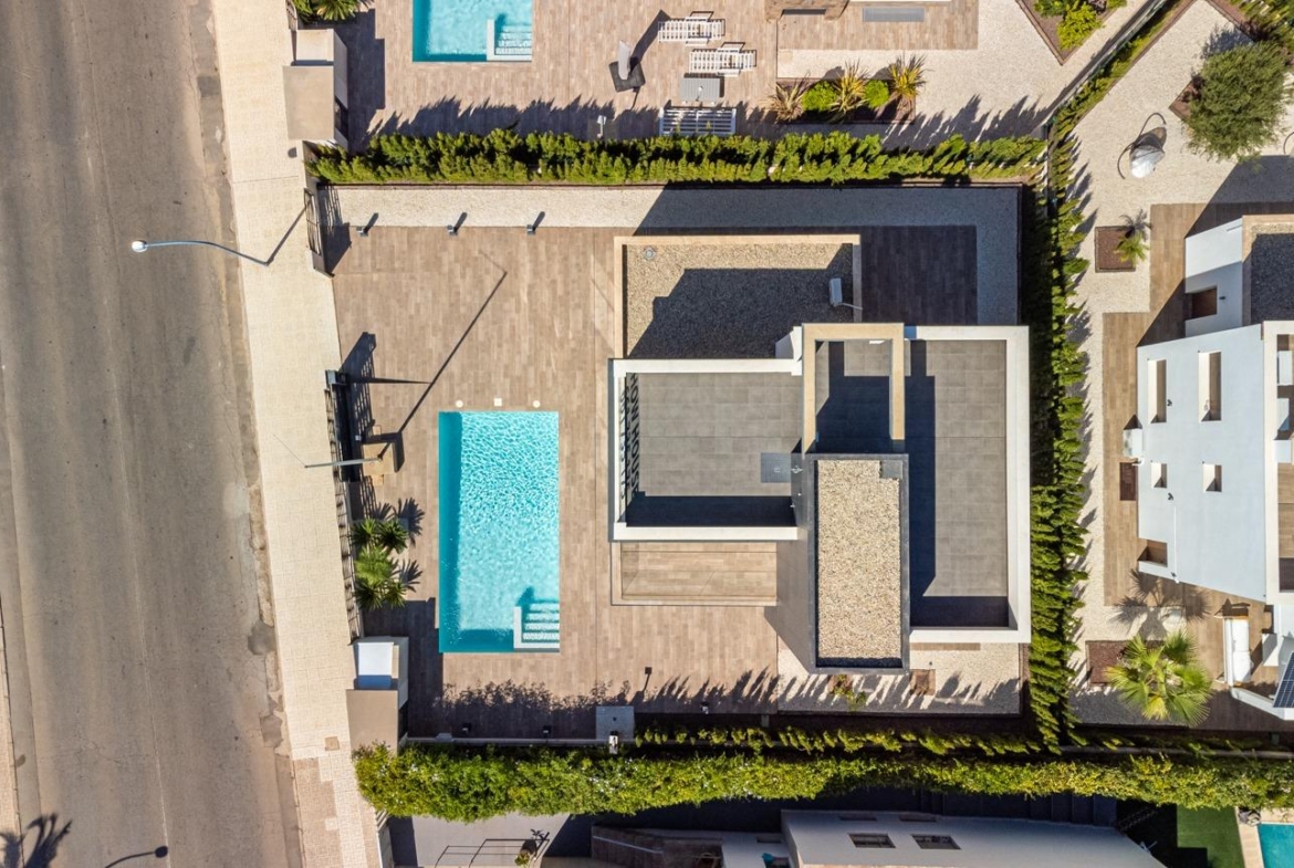 OBRA NUEVA EN LA MANGA. VILLA DE LUJO. 3 DORM. 3 BAÑOS. 440 PARCELA. PISCINA PROPIA.PLAYA A 350M