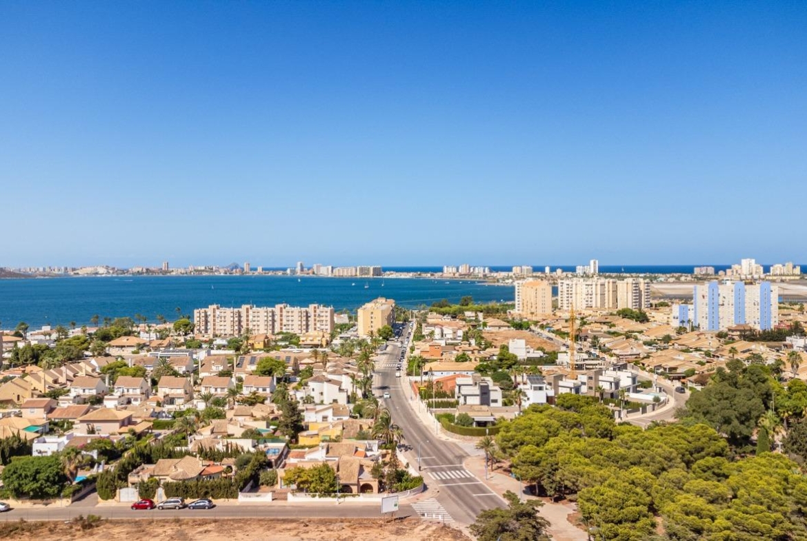 OBRA NUEVA EN LA MANGA. VILLA DE LUJO. 3 DORM. 3 BAÑOS. 440 PARCELA. PISCINA PROPIA.PLAYA A 350M