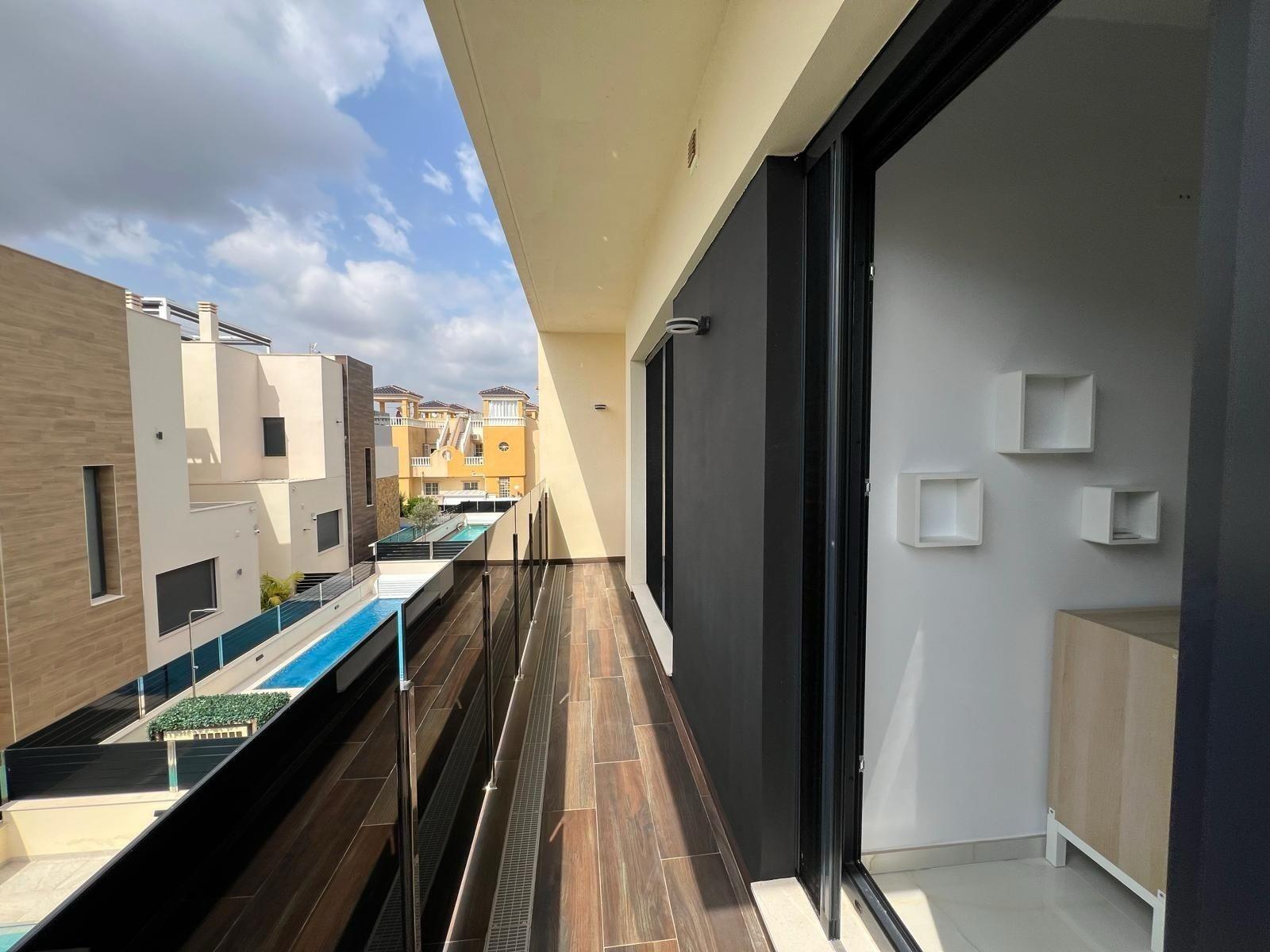 3-65-6 VILLA DE LUJO EN LOMAS DE CABO ROIG CON PISCINA PRIVADA Y PARCELA DE 200 M2. 3 DORM. 3 BAÑOS.