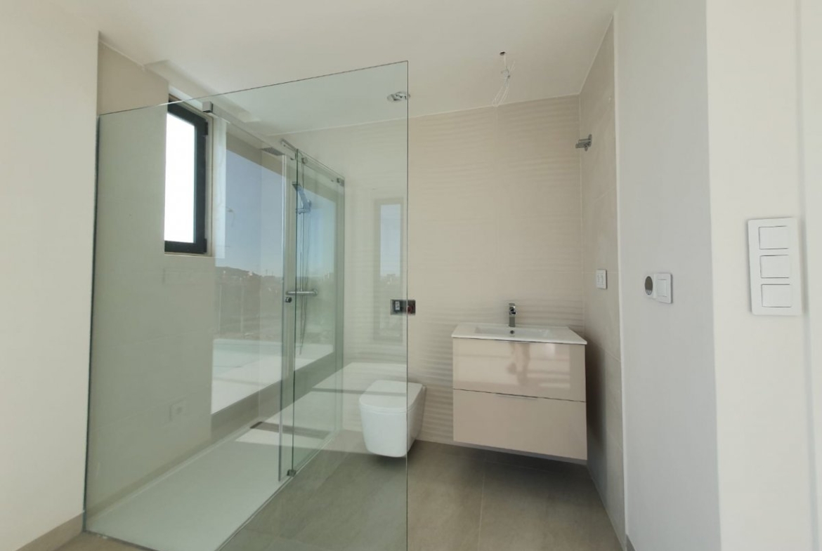 Budget villas with sea views in Finestrat