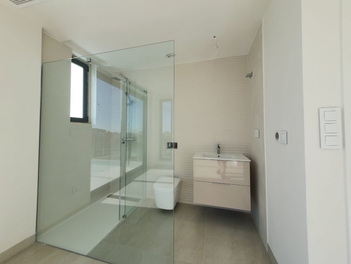 Budget villas with sea views in Finestrat