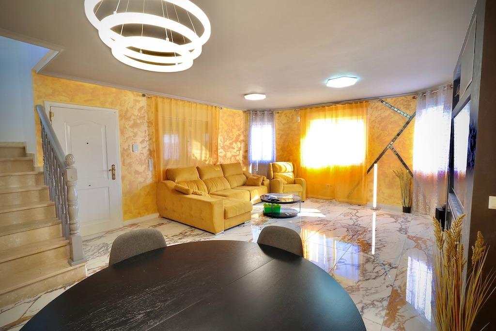 Independent villa in San Miguel de Salinas