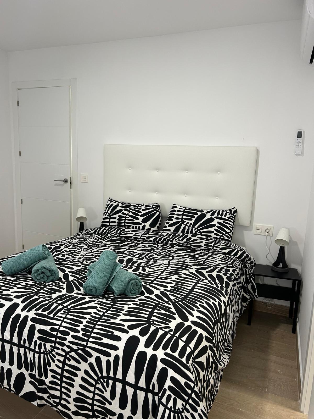3-7-124 🏡✨ Townhouse in Benidorm Old Town: Charm and Comfort by the Sea 🌊🌴