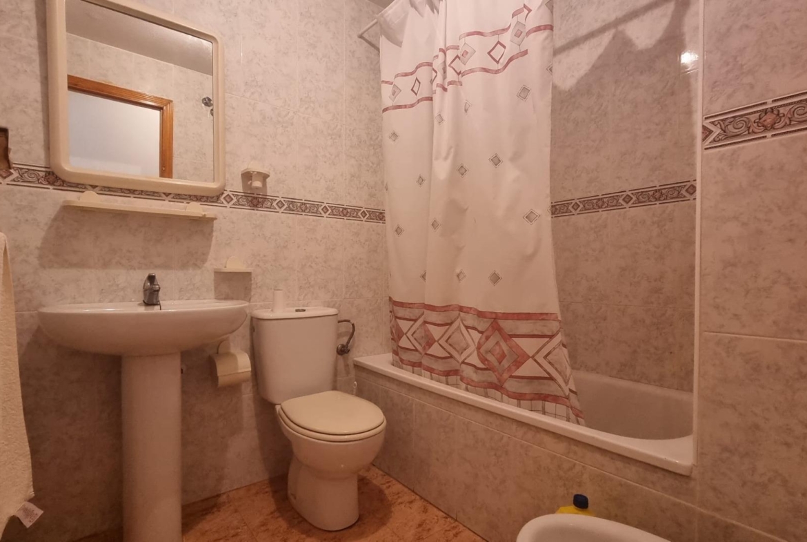 Apartamento semi-nuevo en la zona mas demandada de Torrevieja !