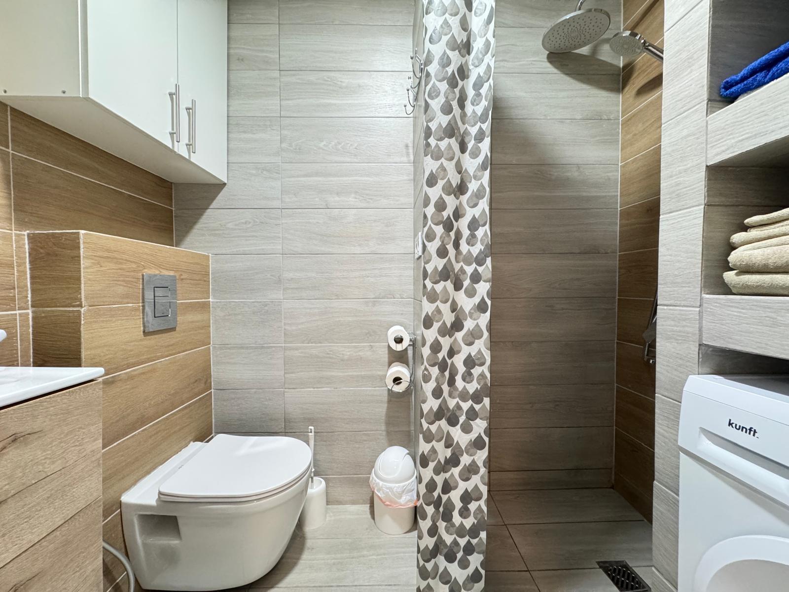 2 BAÑOS. 65 M2. SECADO POR DOS ESTUDIOS PARA ALQUILAR