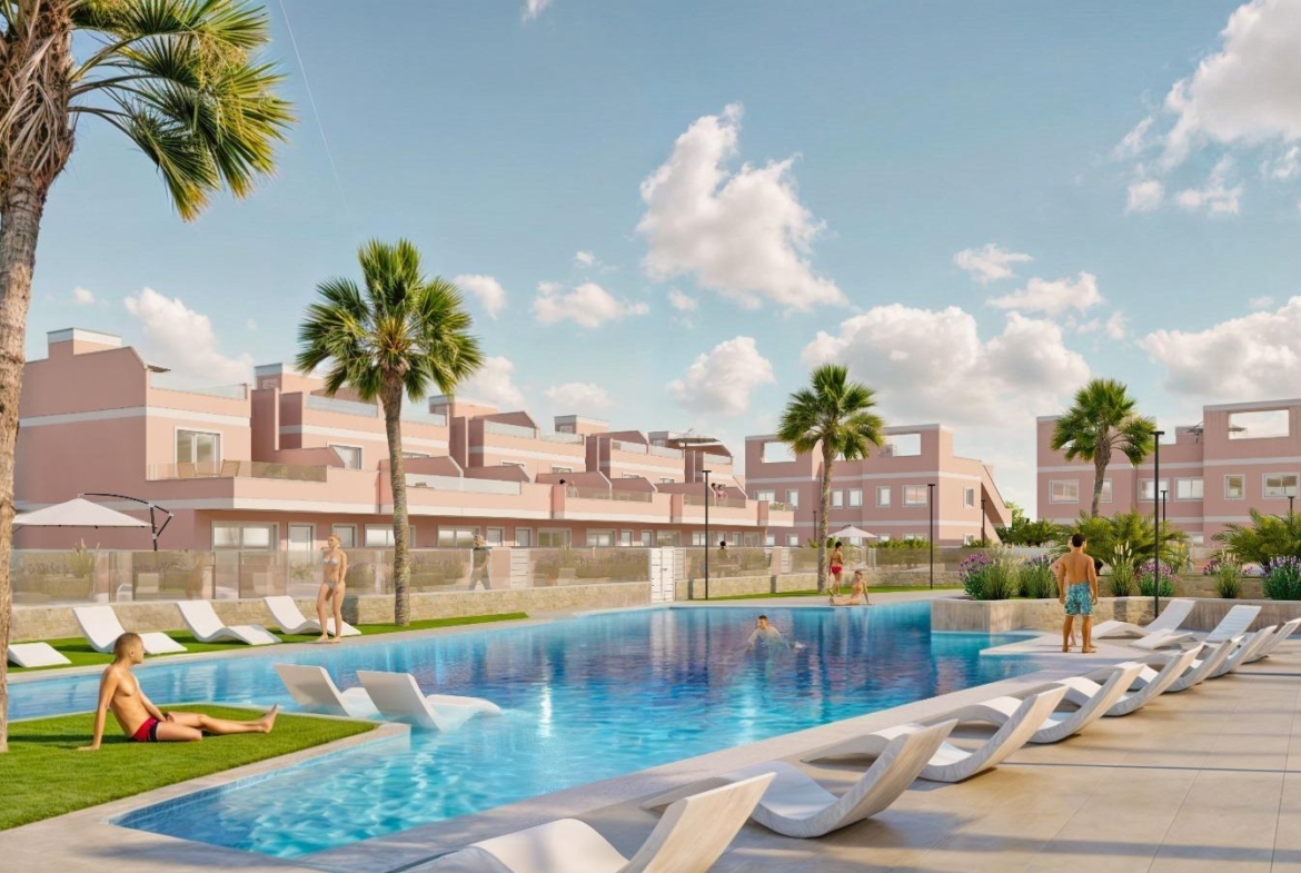 BUNGALOWS DE OBRA NUEVA EN PILAR DE LA HORADADA CON JARDIN DE 57 M2 Y TERRAZA DE 33 M2. GARAJE INCLUIDO. 3 DORM. 2 BAÑOS.