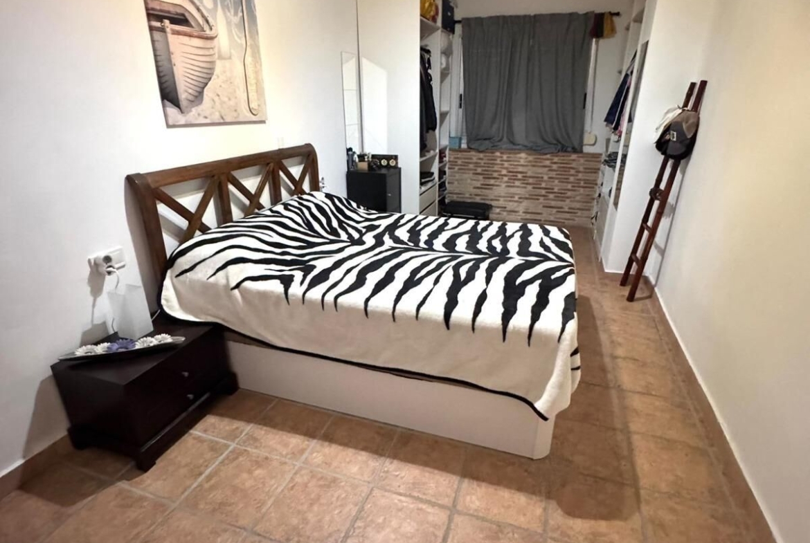 Se vende piso al lado del mar