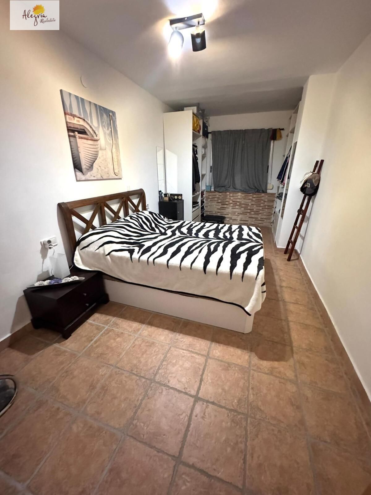 Se vende piso al lado del mar