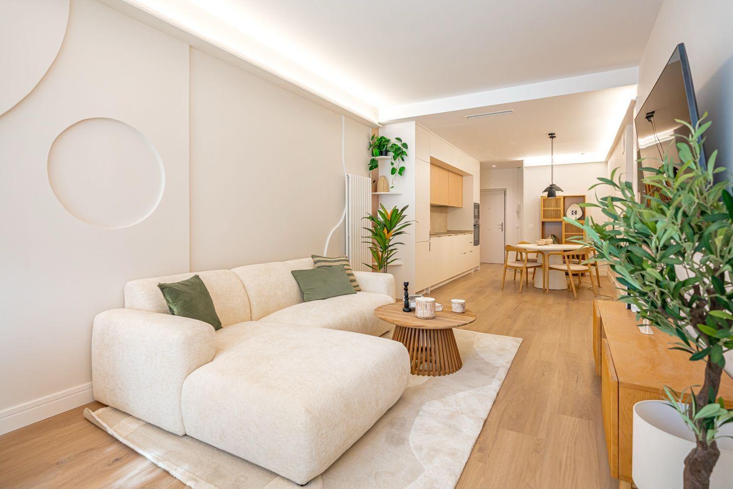 ELEGANT VOLLEDIG GERENOVEERD APPARTEMENT MET TERRAS IN ARAPILLES, MADRID