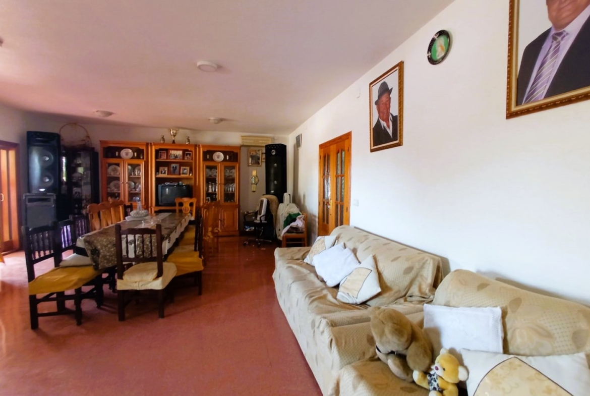 INDEPENDENT VILLA OF 500M2 – LAND OF 10,000M2 NEXT TO BONALBA – MUCHAMIEL