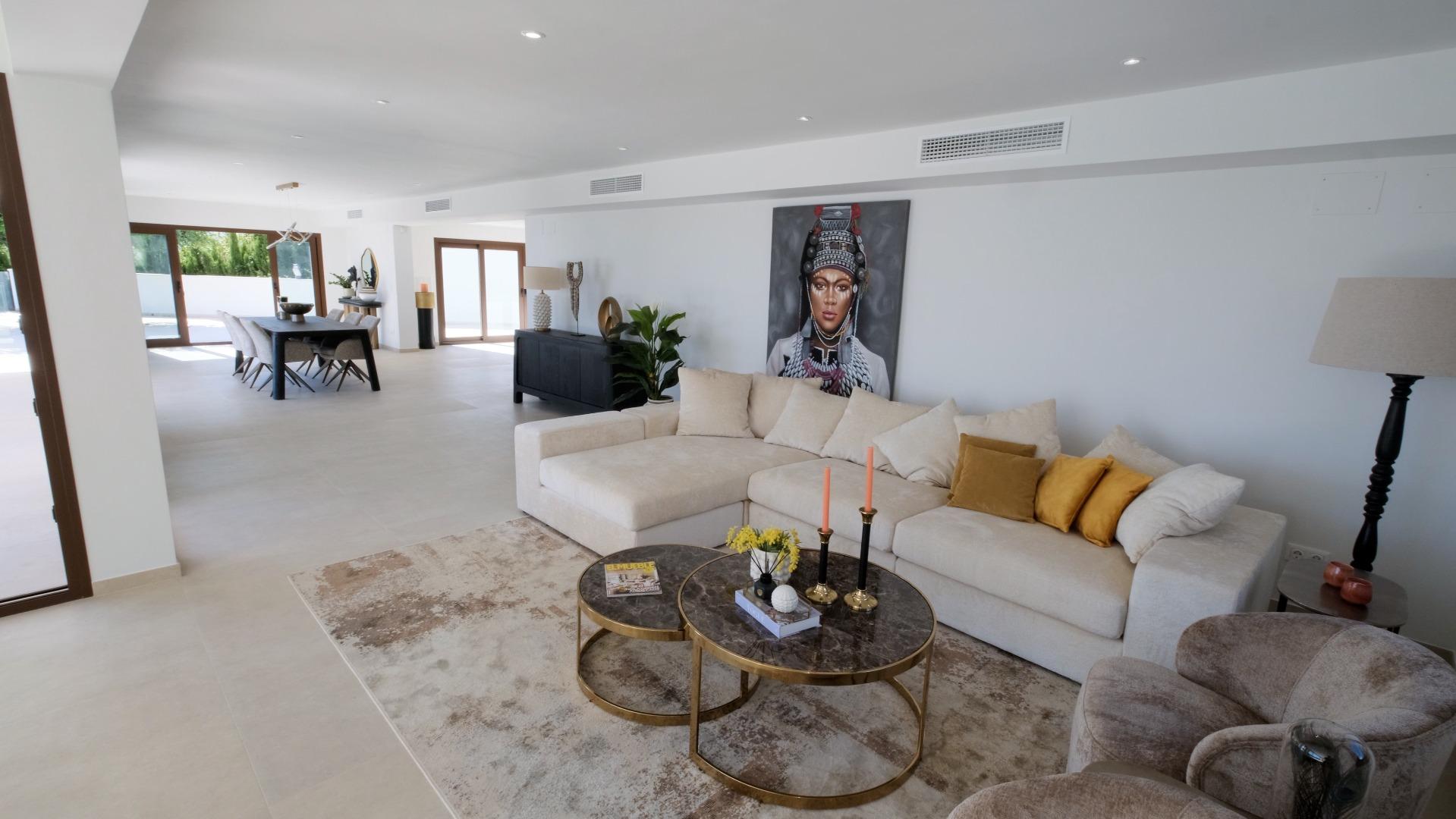 3-7-60 “Stunning Villa with scenic views to the sea and valle in Altea”