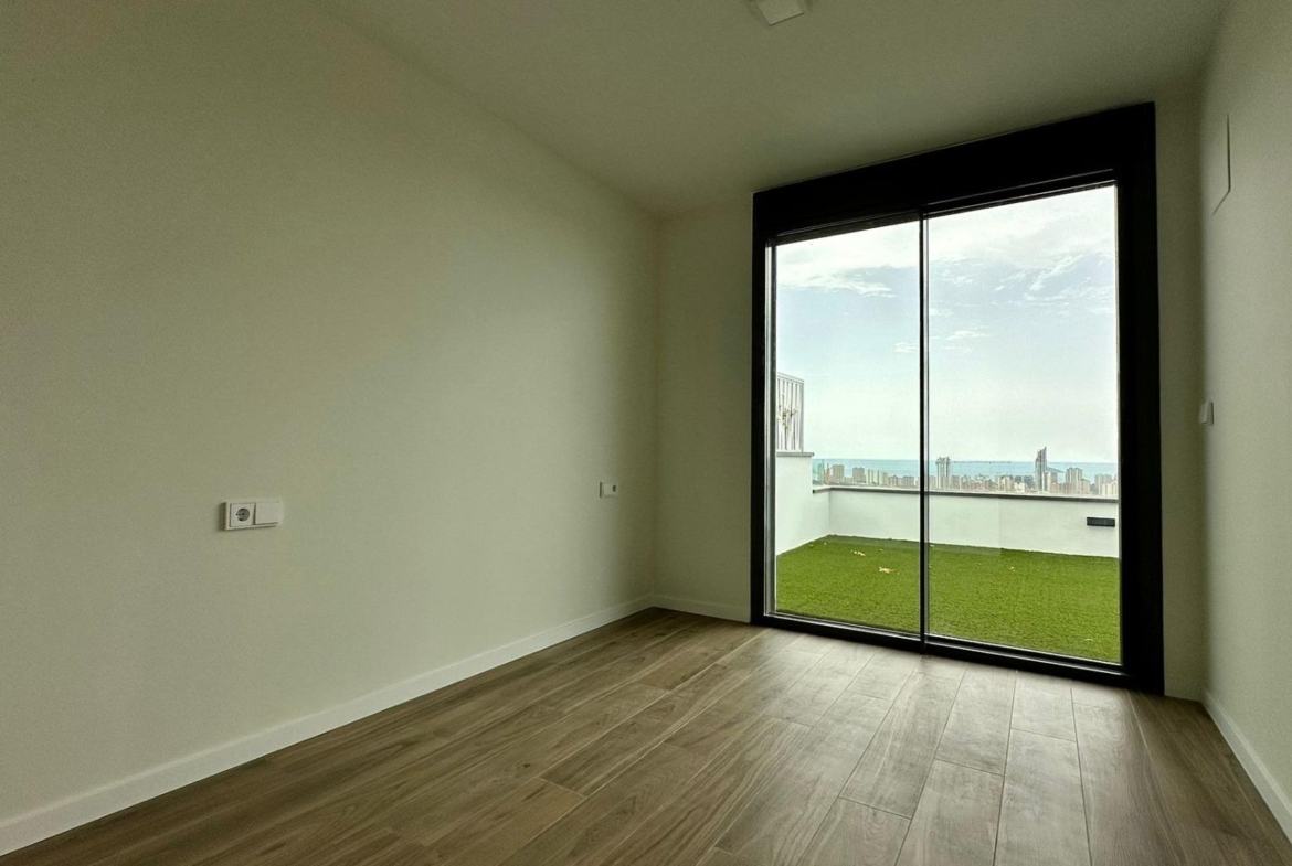 NIEUWE APPARTEMENT MET ZEEZICHTEN