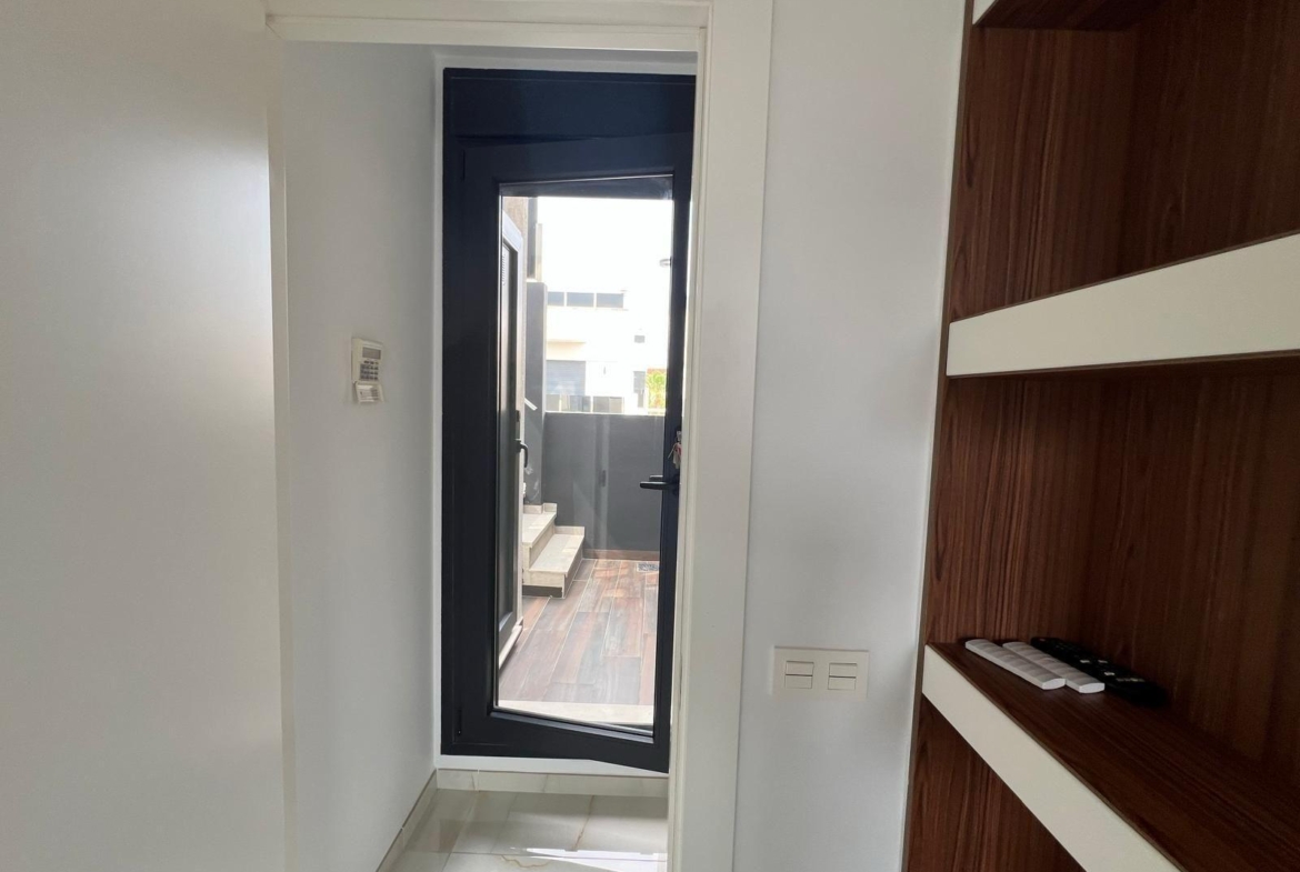 VILLA DE LUJO EN LOMAS DE CABO ROIG CON PISCINA PRIVADA Y PARCELA DE 200 M2. 3 DORM. 3 BAÑOS.