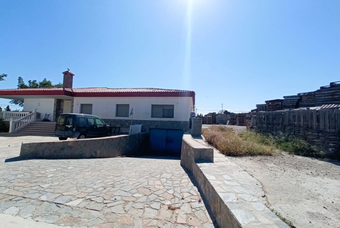 INDEPENDENT VILLA OF 500M2 – LAND OF 10,000M2 NEXT TO BONALBA – MUCHAMIEL