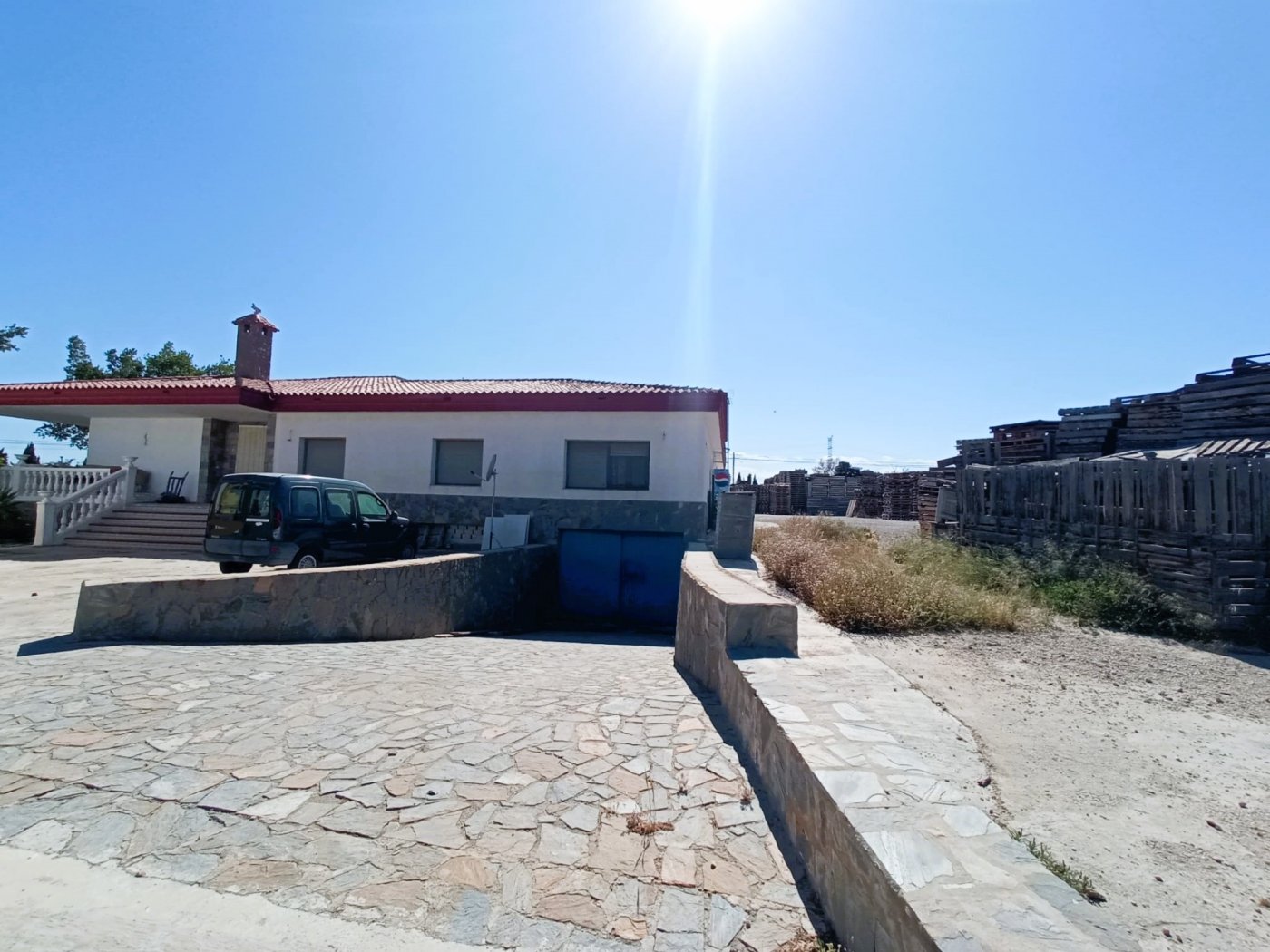 INDEPENDENT VILLA OF 500M2 – LAND OF 10,000M2 NEXT TO BONALBA – MUCHAMIEL